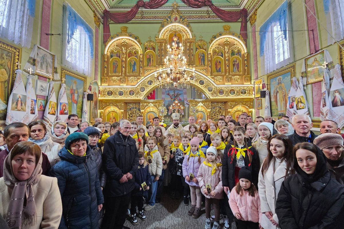 У Болохові на Івано-Франківщини освятили відновлений іконостас