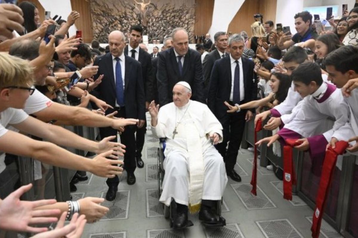 Папа Франциск: старість — благородна, вона не потребує макіяжу