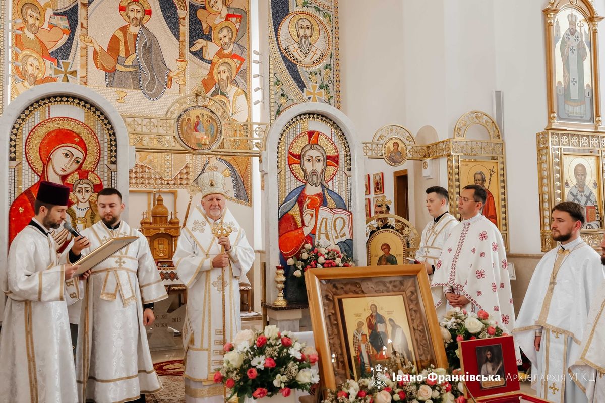 Божественною Літургією та благодійним ярмарком відзначила храмовий празник парафія Свв. Кирила і Методів в Івано-Франківську