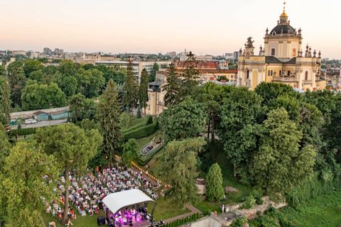 УГКЦ планує створити літній театр у Митрополичих садах Львова