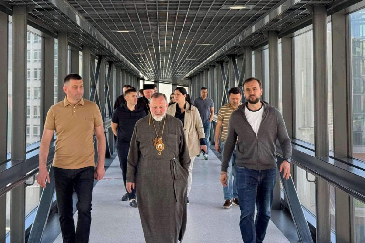 «Радію, що в центрі… людина»: митрополит Ігор Возьняк відвідав центр «UNBROKEN» у Львові