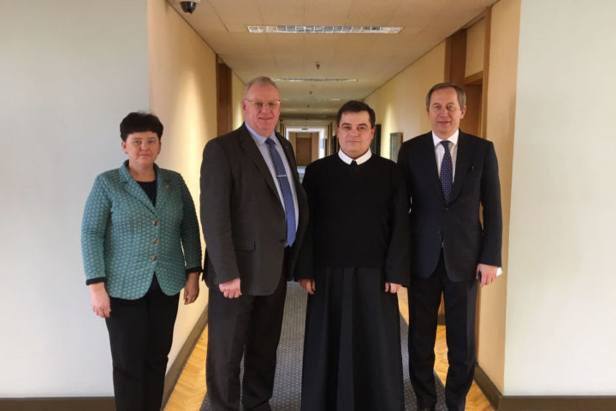 Відбулася зустріч канцлера Уряду Литовської Республіки з настоятелем монастиря і храму Пресвятої Трійці УГКЦ у Вільнюсі