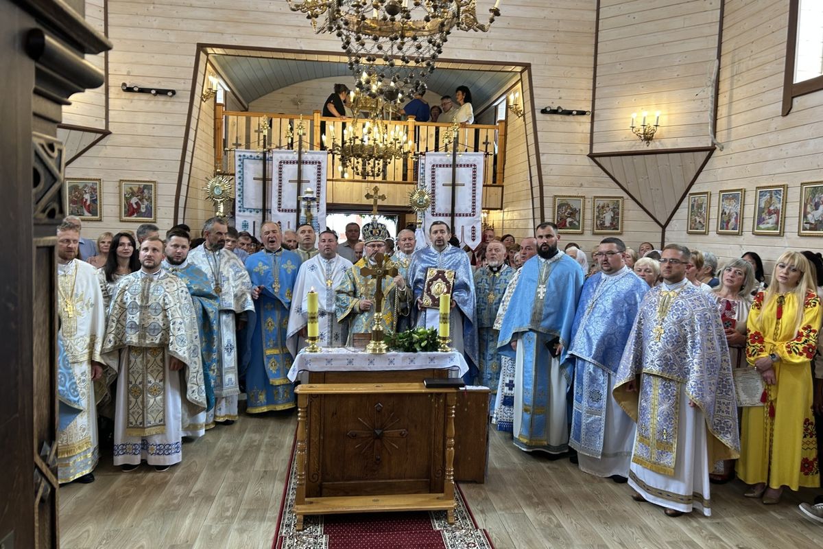 Єпископ Ярослав Приріз освятив оновлений храм Св. Богоотців Якима і Анни у с. Станиля