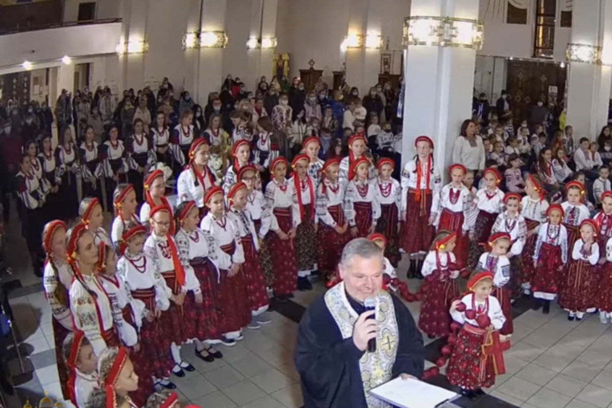 «Мільйон дітей моляться вервицю»: маленькі українці масово приєдналися до ініціативи