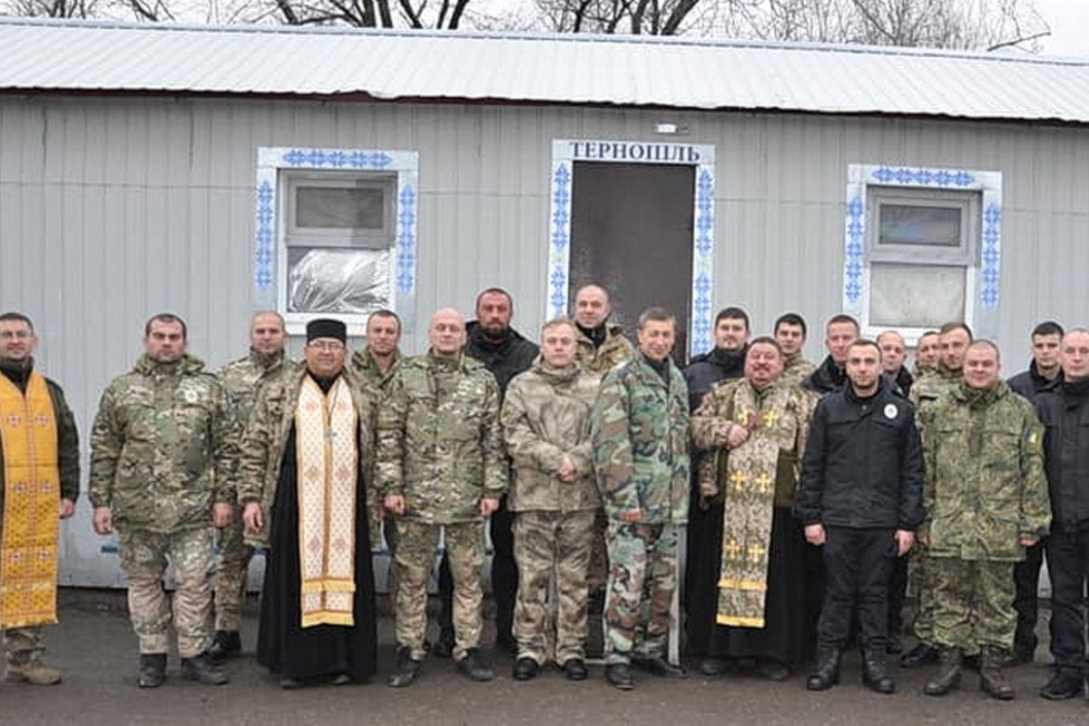 Капелани Тернопільсько-Зборівської архиєпархії проводять духовну місію для військових на Сході України