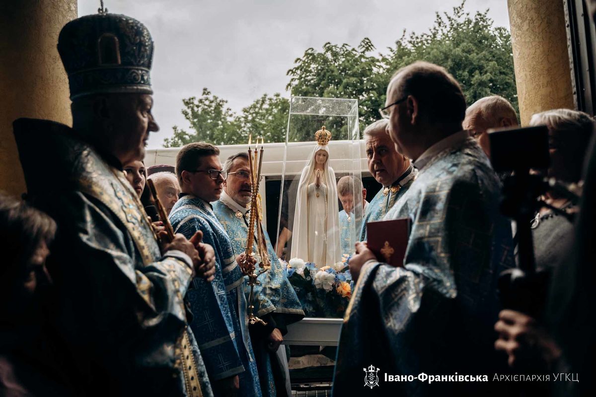 Мандрівна фігура Фатімської Богородиці прибула в Івано-Франківськ