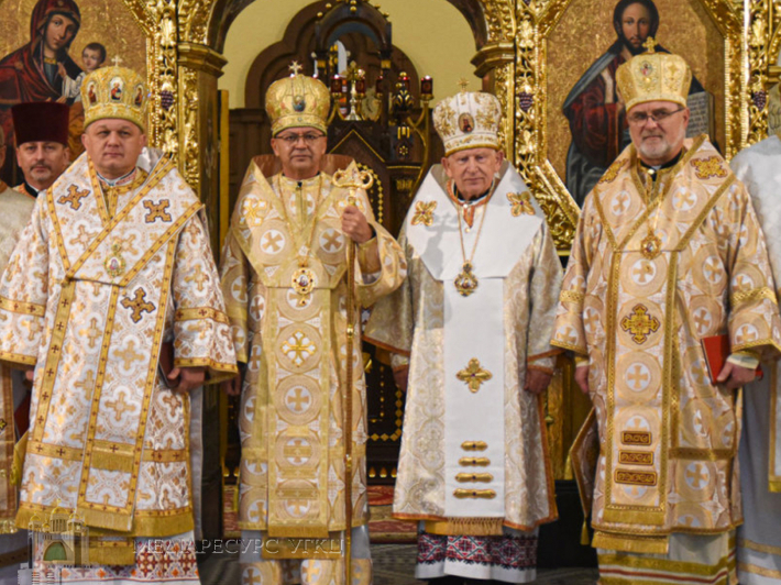 Зліва-направо: владика Аркадій Трохановський, владика Євген Попович, Владика Іван Мартиняк, владика Володимир Ющак