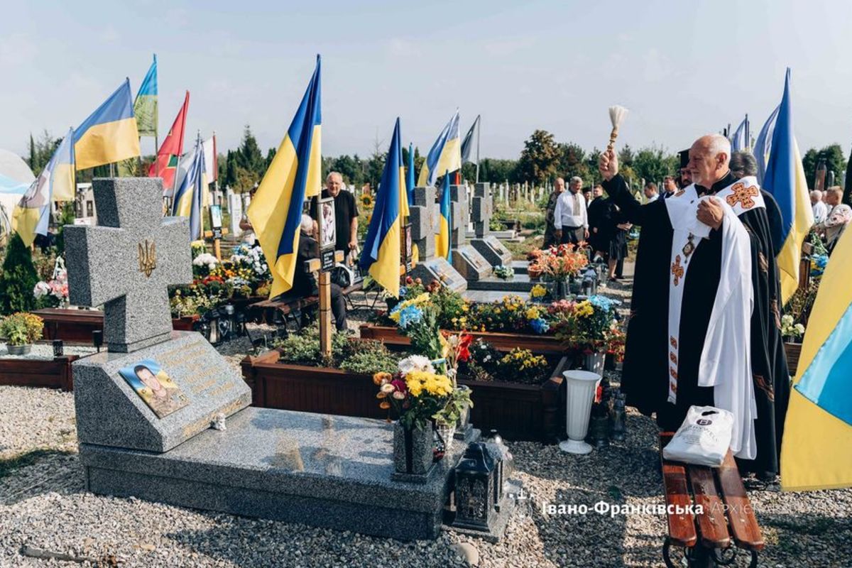 У День Незалежності в Івано-Франківську молитовно вшанували пам’ять загиблих Героїв