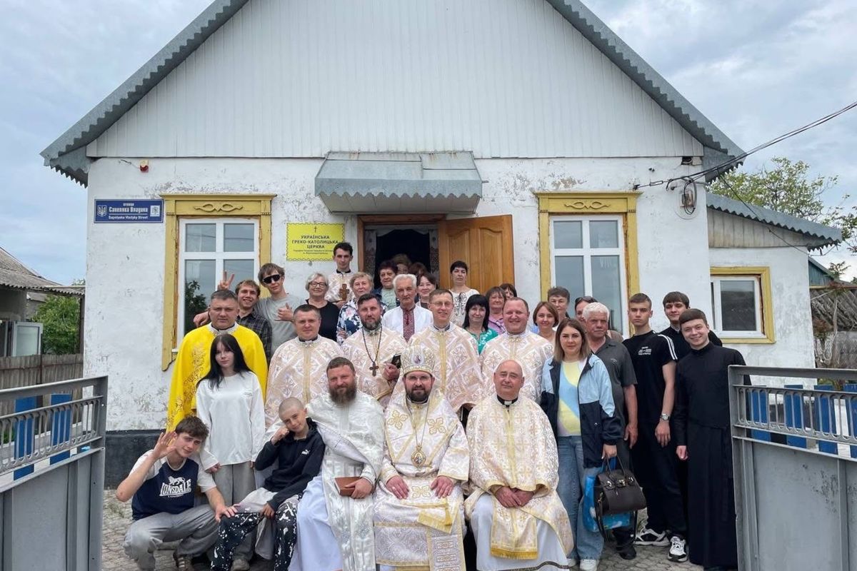 На Дніпропетровщині освятили центр для дітей та молоді з прифронтових територій