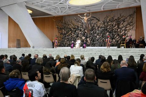 Папа: Бог промовляє до нас як до друзів, у молитві плекаємо дружбу з Ним