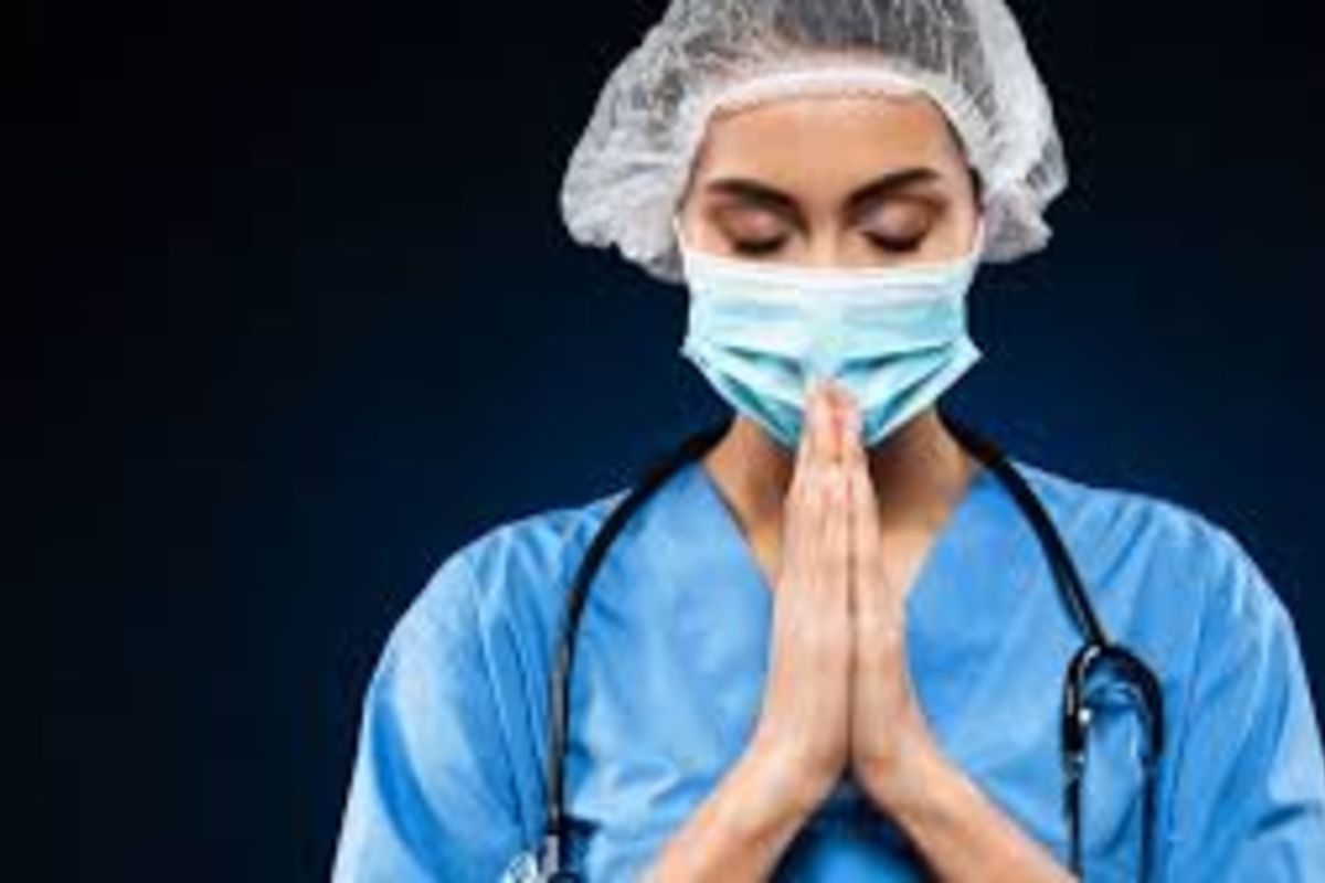 «Закликаємо до молитви за наших лікарів та медичних працівників», — владика Богдан Дзюрах