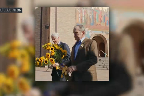 Колишні президенти США Біл Клінтон та Джордж Буш-молодший відвідали катедральний собор Свв. Володимира і Ольги у Чикаго на знак підтримки українського народу