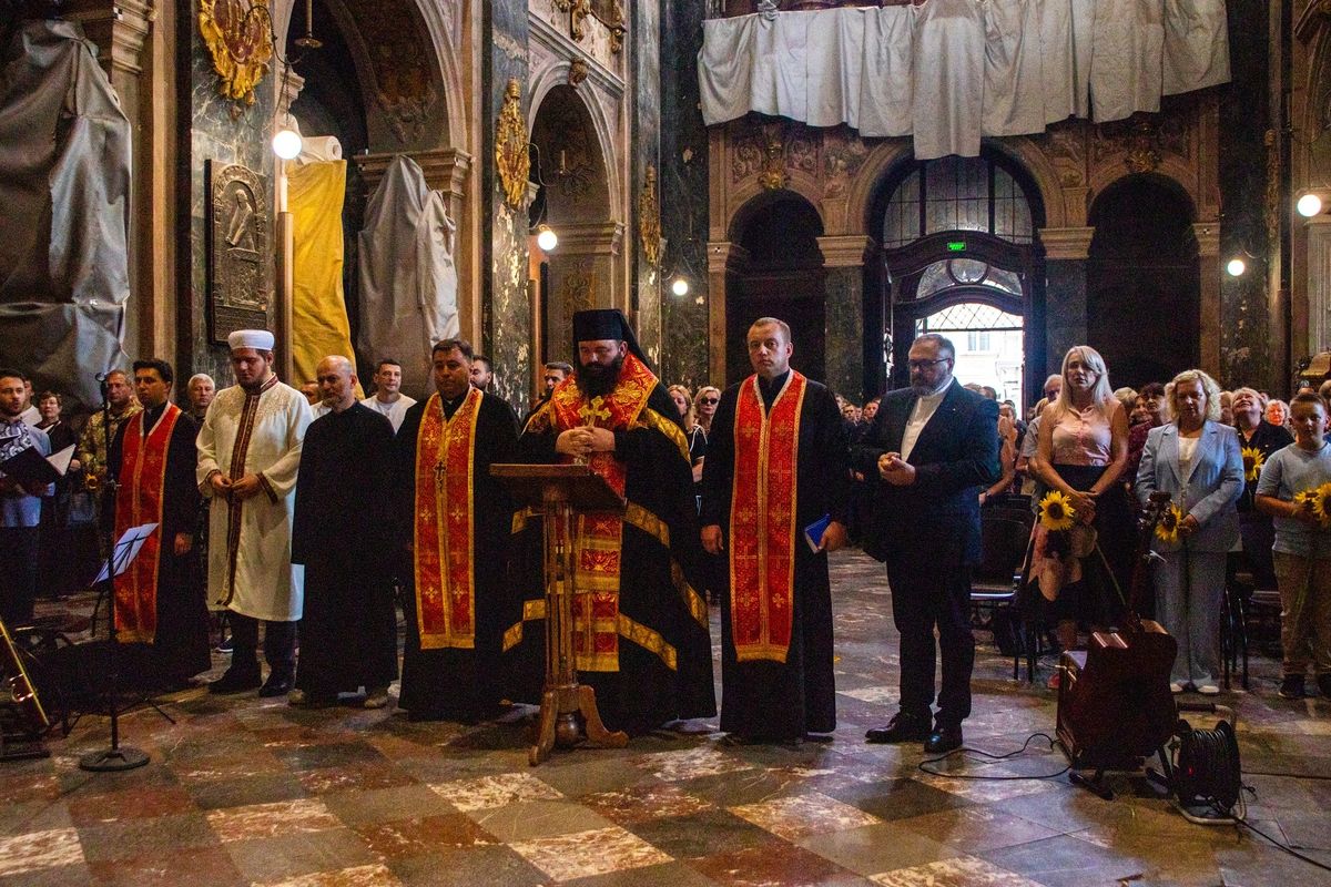 У Гарнізонному храмі Львова провели вечір-реквієм у пам’ять про захисників та захисниць України
