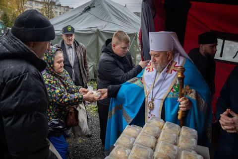 Митрополит Василій Семенюк благословив початок благодійної акція «Дари осені»