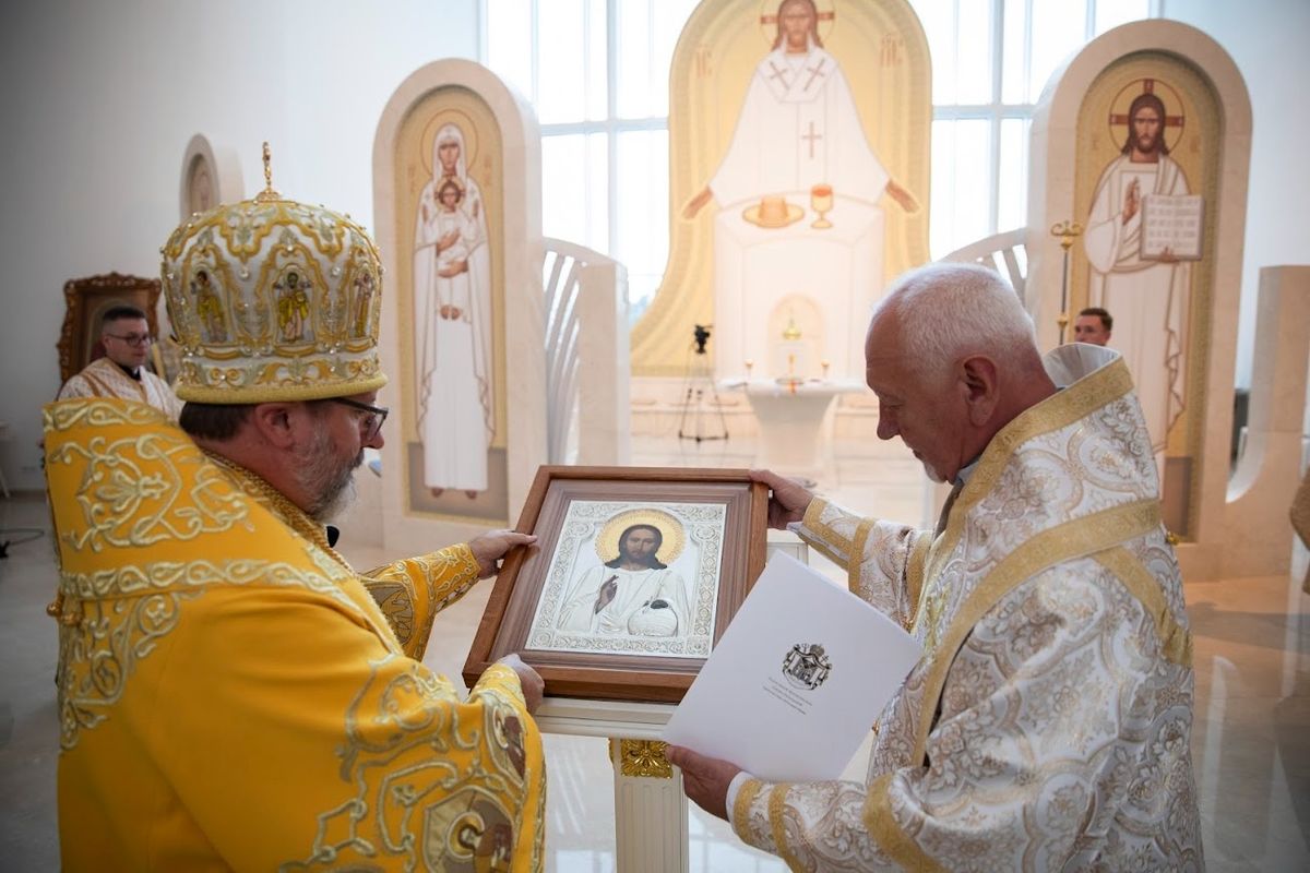 Врятовану з Бахмута ікону «Бахмутський Спас» Блаженніший Святослав передав храмові у Старуні