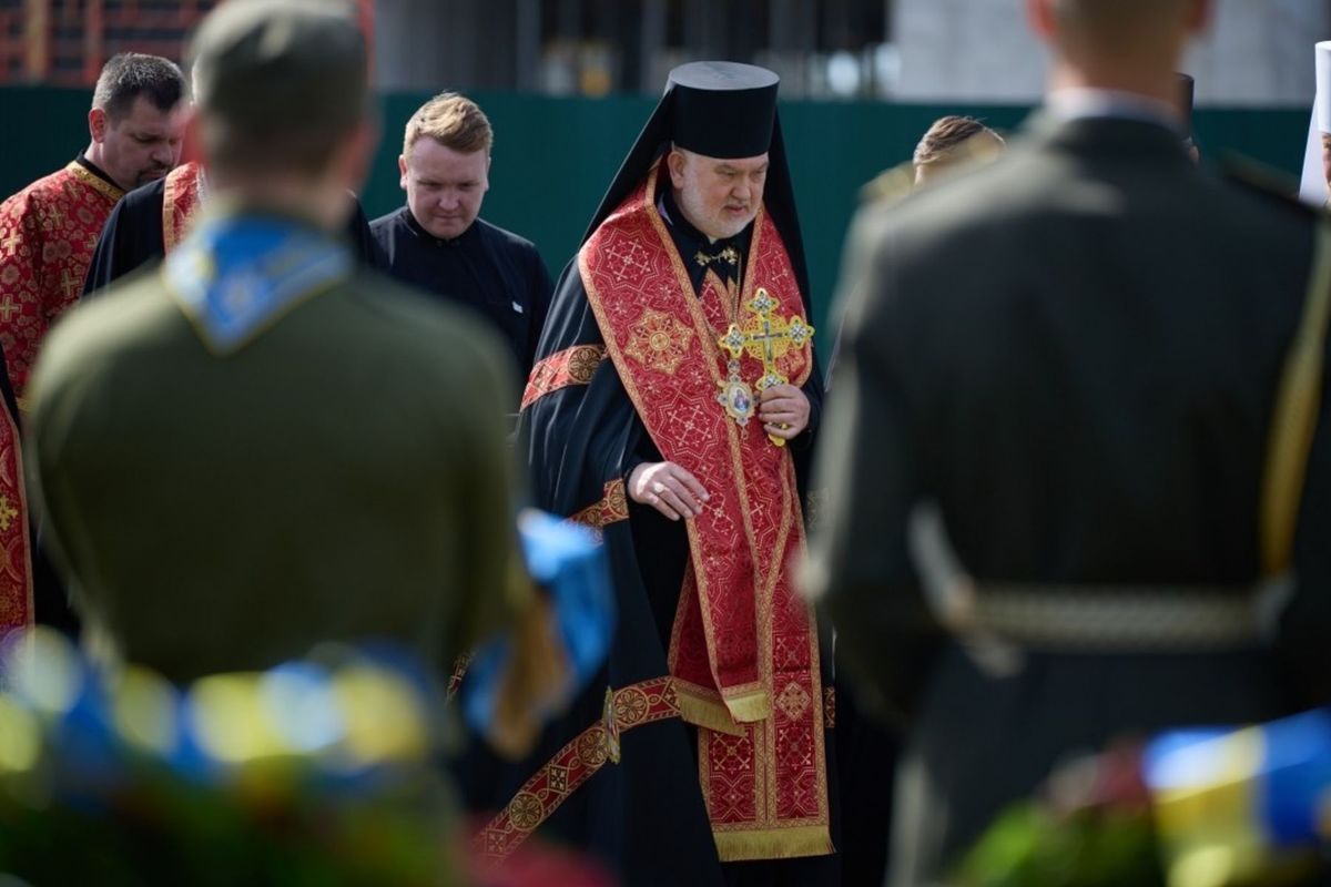 Єпископ Йосиф Мілян взяв участь у церемонії перепоховання полковника Андрія Мельника та його дружини Софії