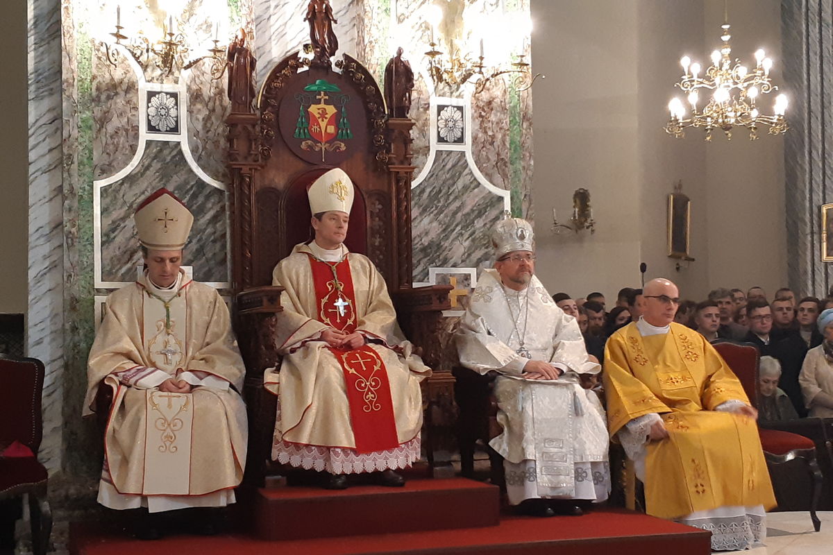 Владика Богдан Дзюрах у соборі св. Олександра привітав римо-католиків із Різдвом Христовим