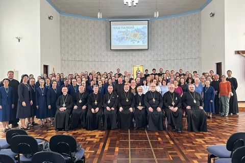 «Ви будуєте живу Церкву Христову»: Постійний Синод зустрівся з богопосвяченими особами Прудентопольської єпархії