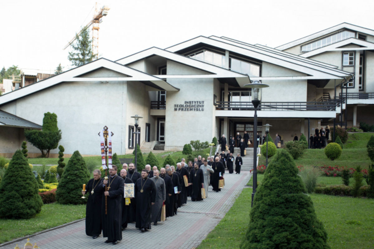 Синод Єпископів УГКЦ завершився молитвою за Україну