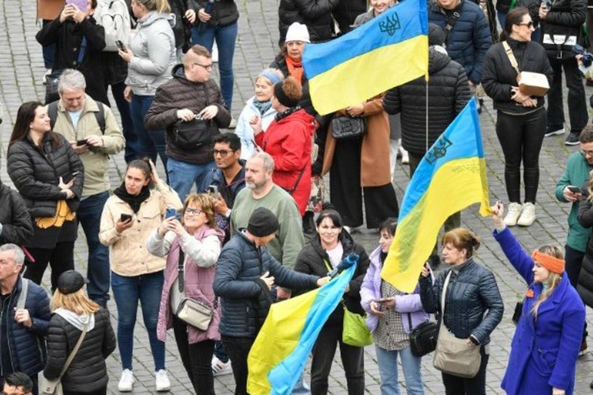 Папа: хай якнайшвидше зупиняться бойові дії, через них страждають цивільні