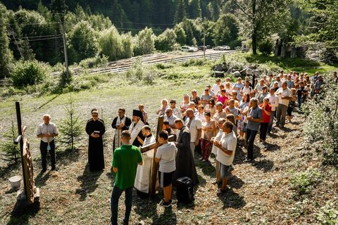 Владика Василій Івасюк освятив Хресну дорогу в урочищі Товстий Діл у Яремче