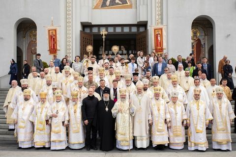 «Любити за прикладом Христа — це і є мистецтво жити для інших»: у Києві молитовно відзначили 15-річчя інтронізації Блаженнішого Святослава