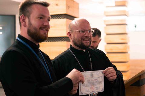 «Я бажаю всім вам стати священниками. Добрими священниками», — єпископ Степан Сус до випускників місійного спецкурсу