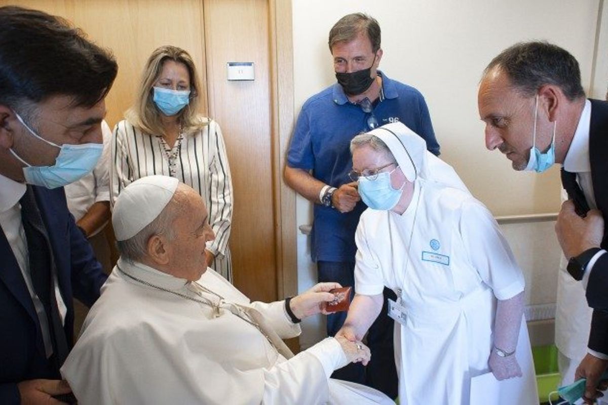 Папа: У лікуванні важливі людська чутливість і наукова професійність