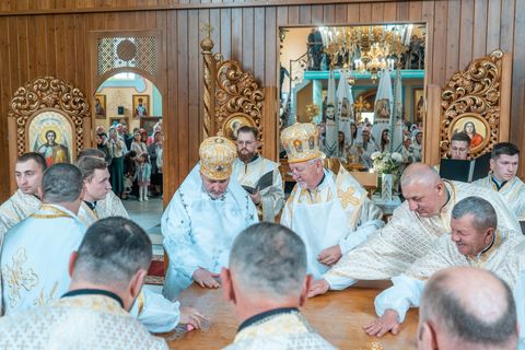 Митрополит Володимир Війтишин здійснив освячення храму в селі Надорожна на Прикарпатті