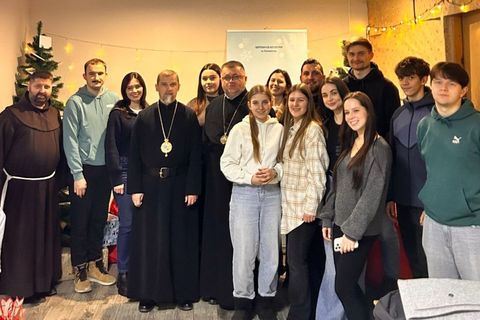 Тернопільські діти написали майже 2000 листів до святого Миколая: єпископи УГКЦ підтримали благодійну ініціативу