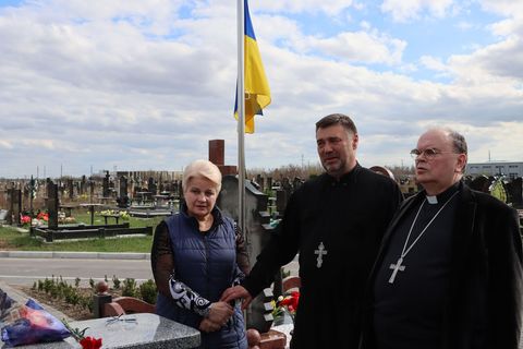 «Християнська надія, яка підносить навіть у важкі часи»: німецький єпископ Бертрам Майєр завершив візит в Україну