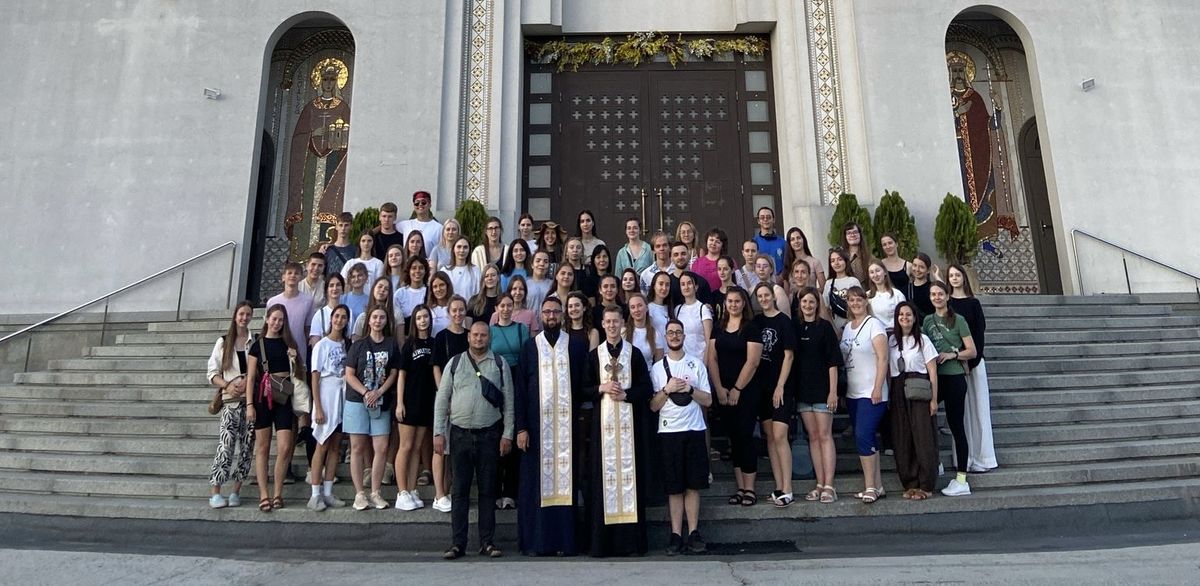 Паломники з Київської митрополії поблизу Патріаршого собору Воскресіння Христового, 24 липня 2025 року. Фото: пресслужба Київської архиєпархії УГКЦ.