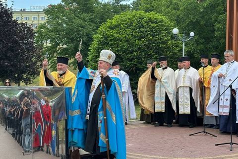 У Тернополі вшанували пам’ять святого князя Володимира молитвою та водосвяттям на ставі