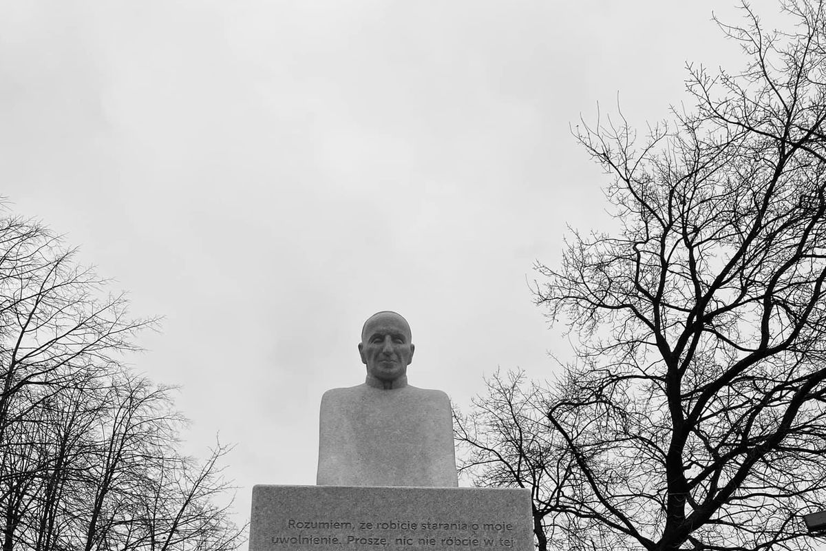 У Любліні встановили пам’ятник «пароху Майданека» — о. Омеляну Ковчу