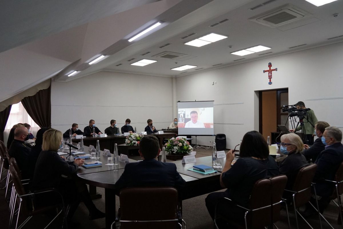У Львові під час круглого столу обговорили перспективи розвитку медичного капеланства в Україні