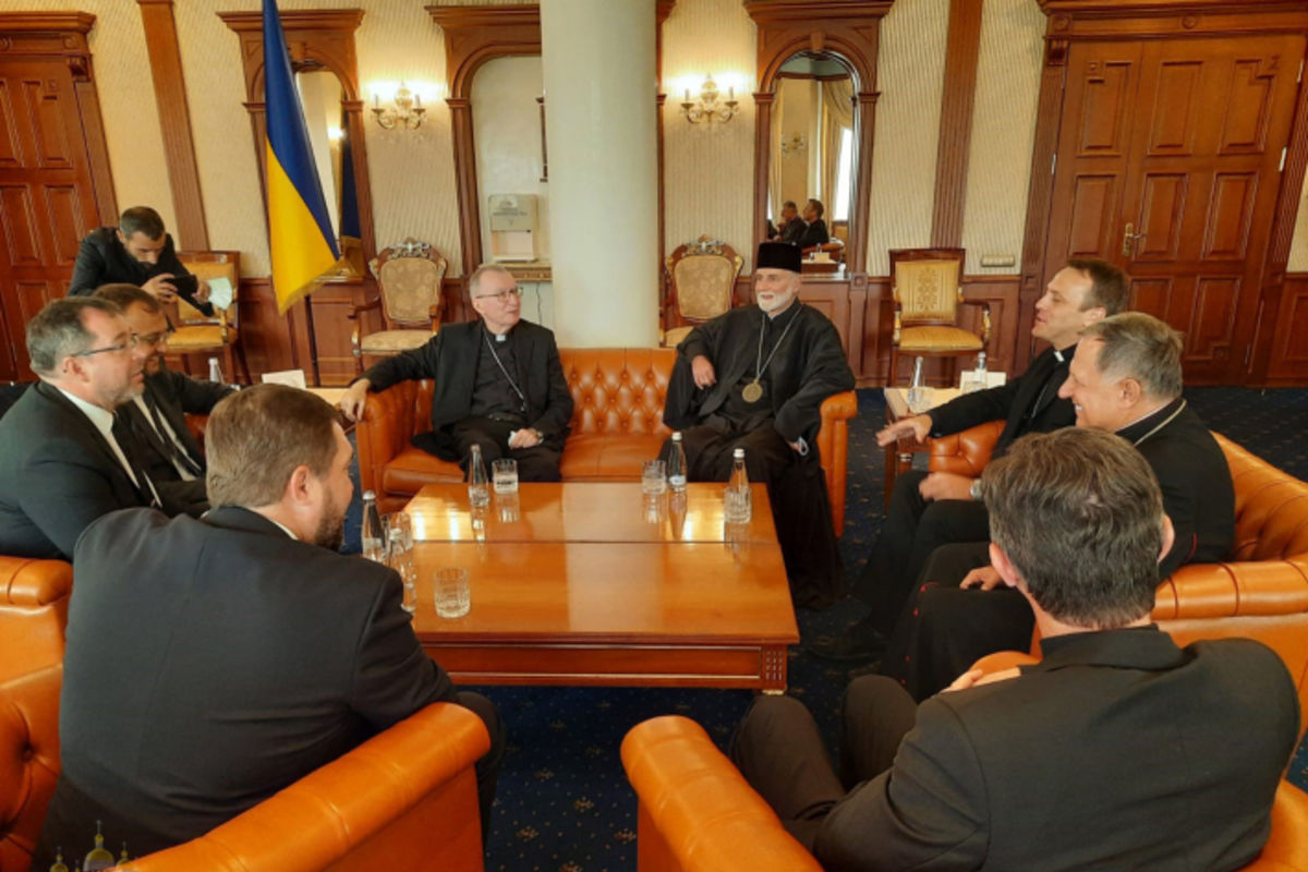 Кардинал Паролін, Держсекретар Ватикану, прибув в Україну для участі у святкуванні Дня Незалежності