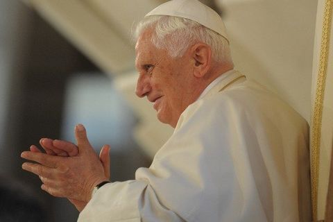 Вислуженому Папі Венедиктові XVI виповнилося 92 роки