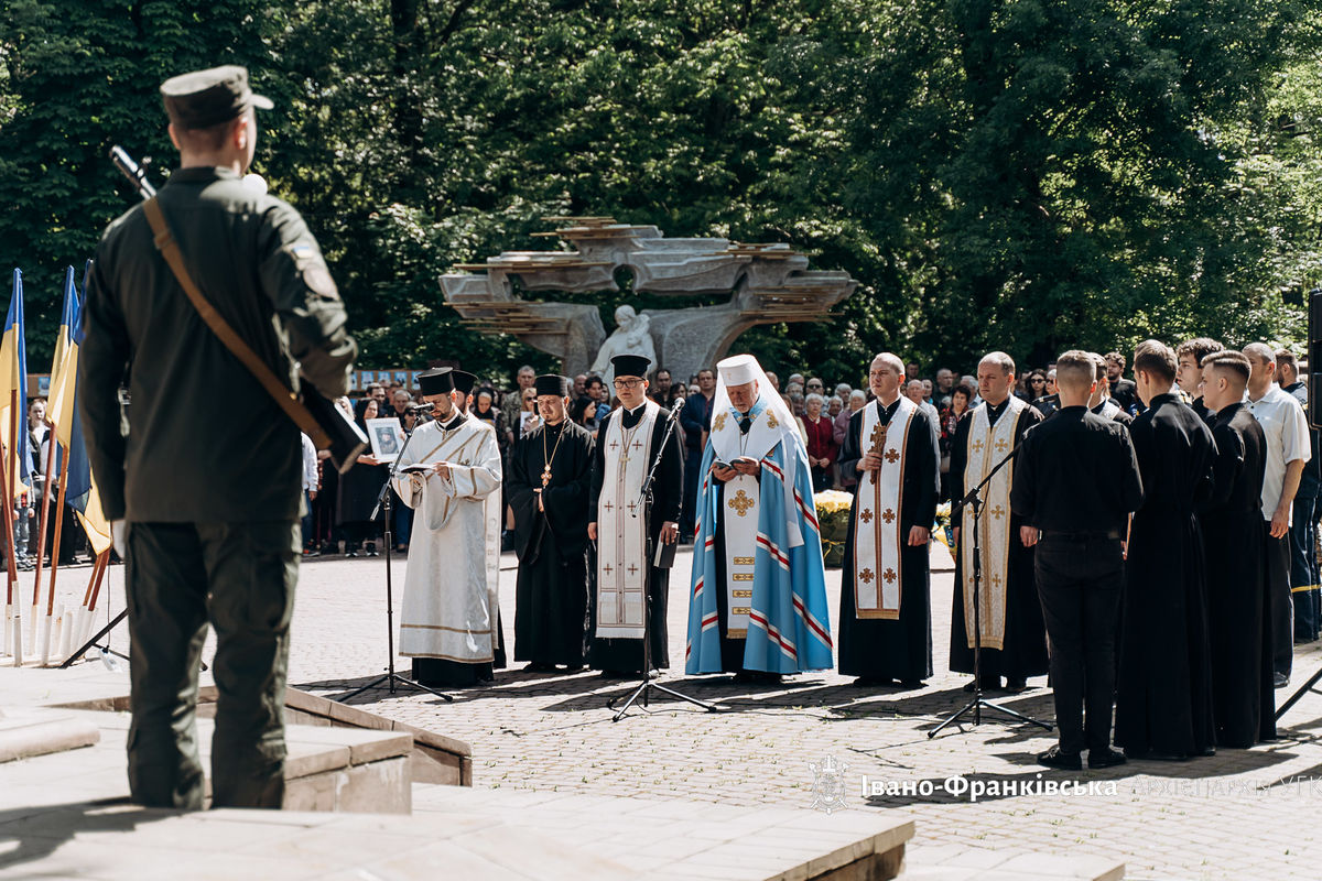 В Івано-Франківську молитовно вшанували жертв політичних репресій