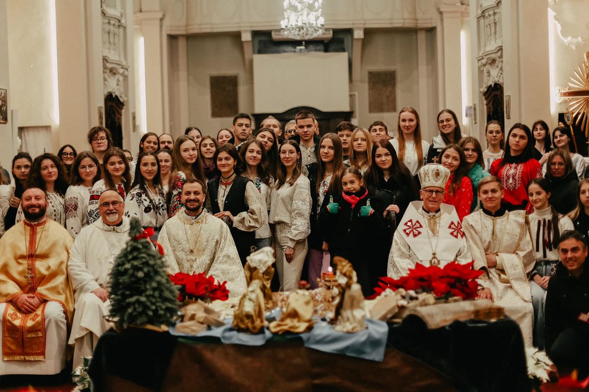 Владика Діонісій Ляхович зустрівся із українською молоддю, що здійснює Паломництво довіри в Італію