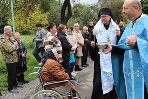 У день людей похилого віку владика Володимир Груца відвідав мешканців Геріатричного пансіонату