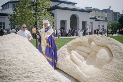В УКУ освятили скульптурну композицію на площі Святої Софії-Премудрості Божої
