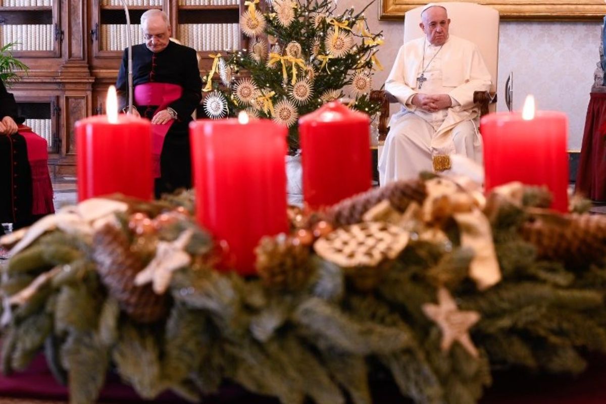 Папа Франциск: Той, хто молиться, ніколи не повертається до світу спиною