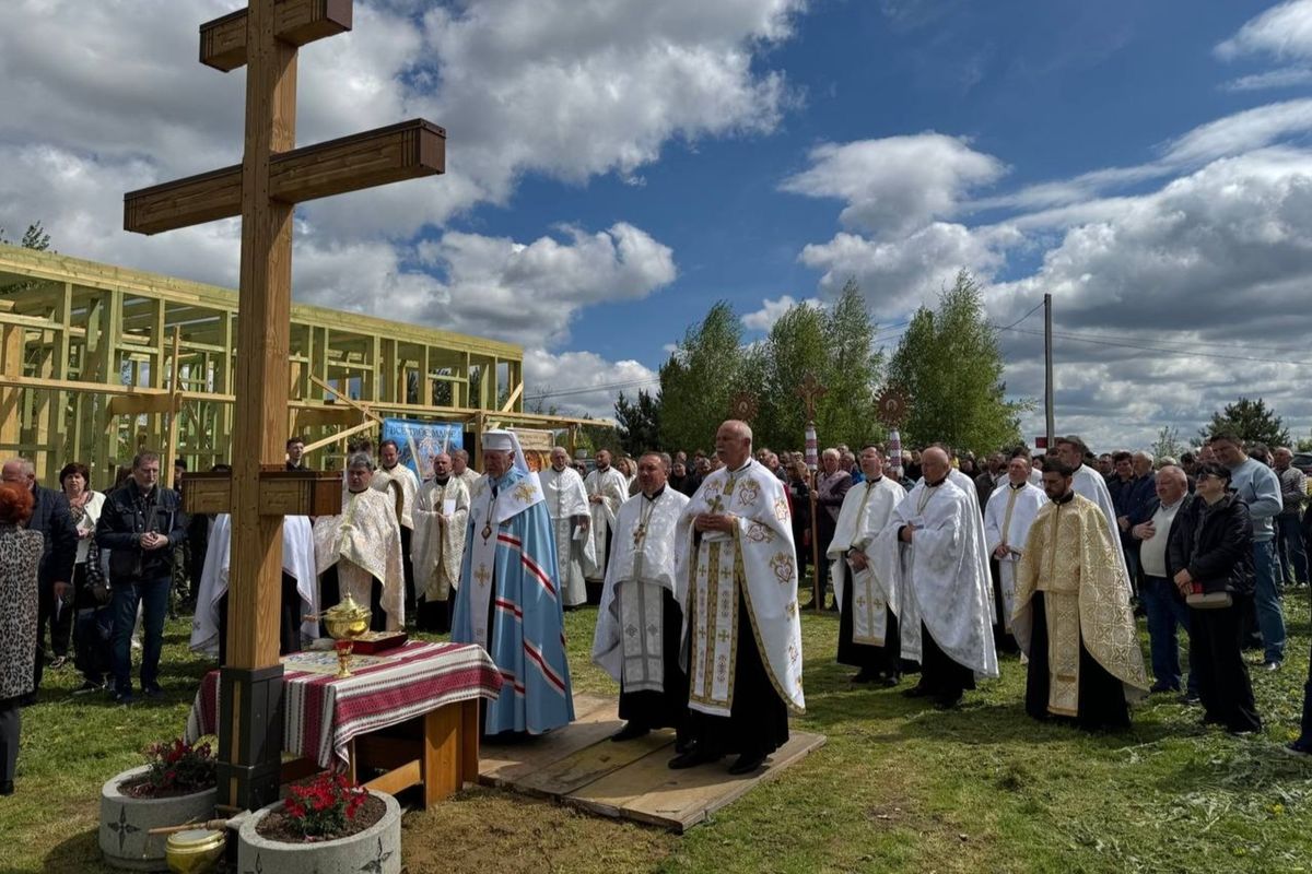 Поблизу Крилоса освятили землю під будівництво монастиря Згромадження Воплоченого Слова