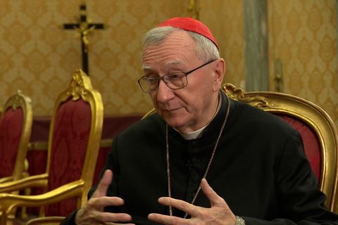 Кардинал Паролін: не толерувати, що сила права замінюється правом сили