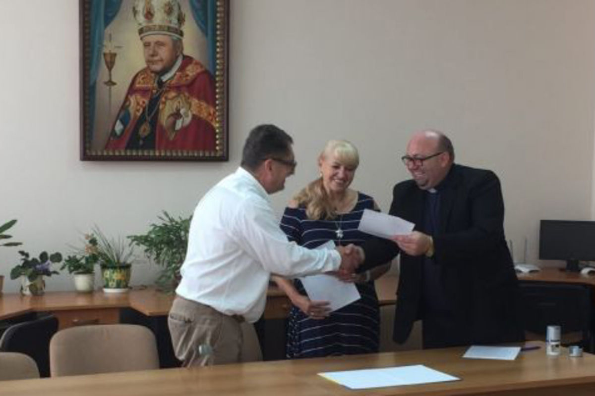 Академія Івана Золотоустого підписала договір про співпрацю з Центральною міською клінічною лікарнею та Лікувально-діагностичним центром Святого Луки