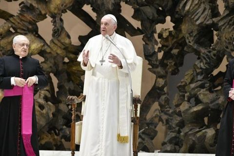 Папа Франциск: Не забуваймо про багатостраждальний народ України