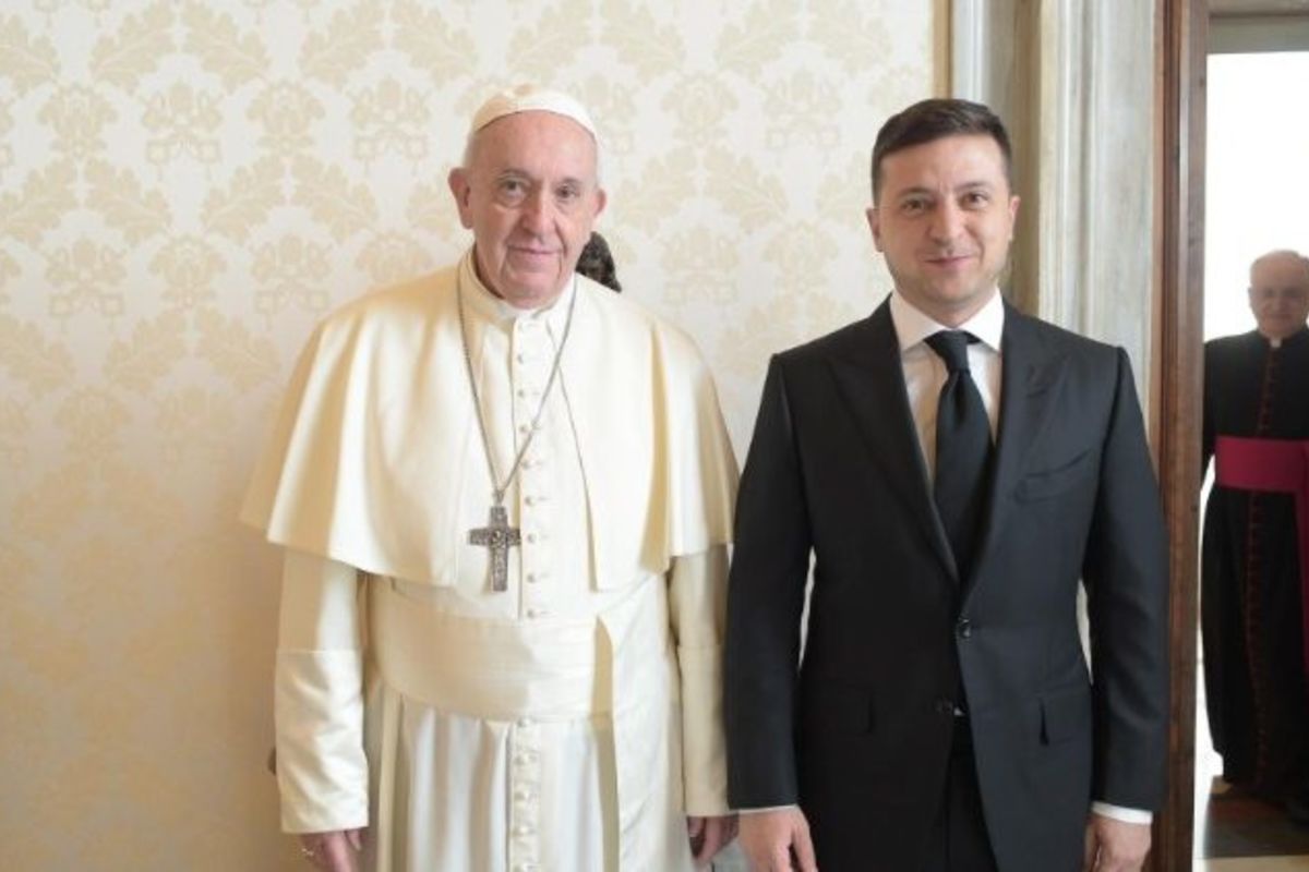 Папа Франциск провів телефонну розмову із Президентом України