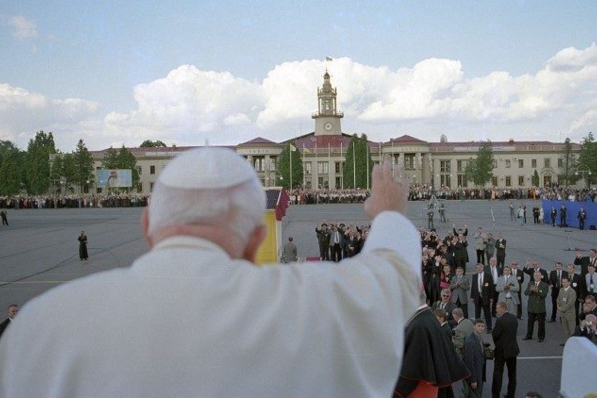 Таємниця миру та умова прогресу. Прощання Івана Павла ІІ з Україною