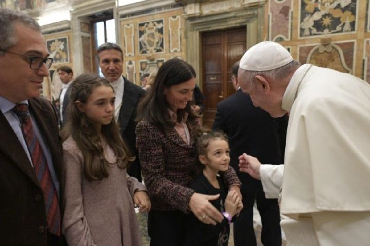 Папа Франциск: Відкрита на життя сім’я є будівничим історії