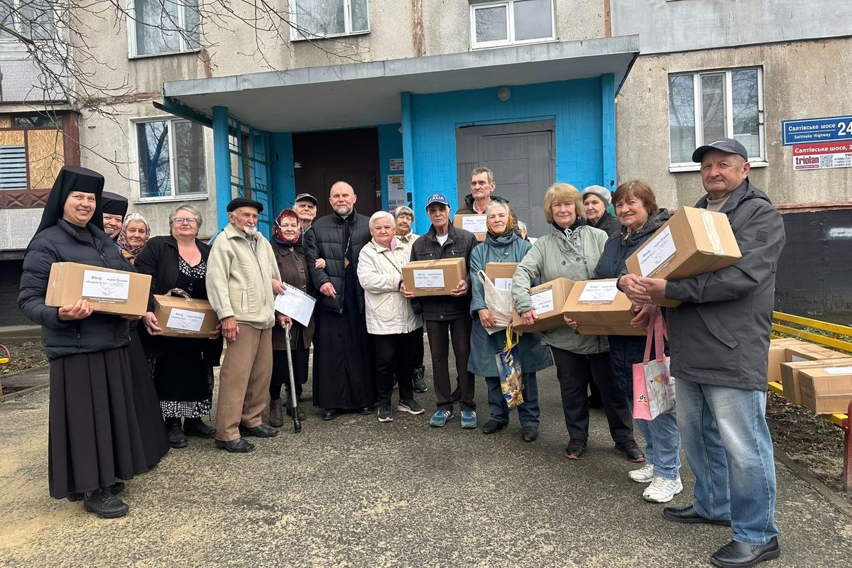 У Харкові напередодні Великодня надали допомогу вразливим мешканцям міста